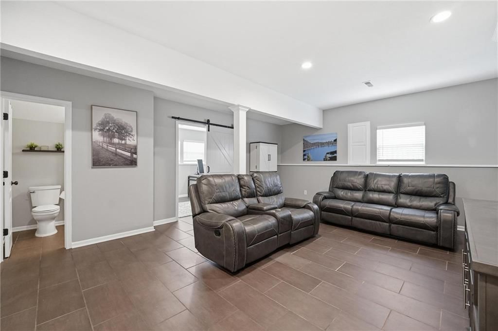 612 NW Whitney Drive — photo 29