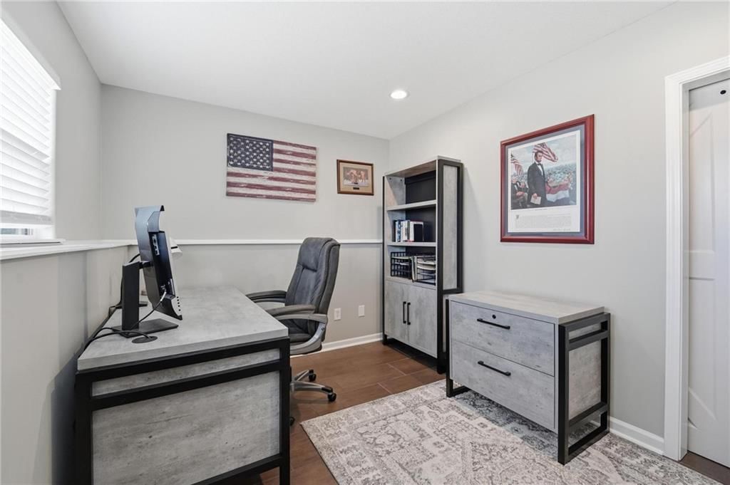612 NW Whitney Drive — photo 32