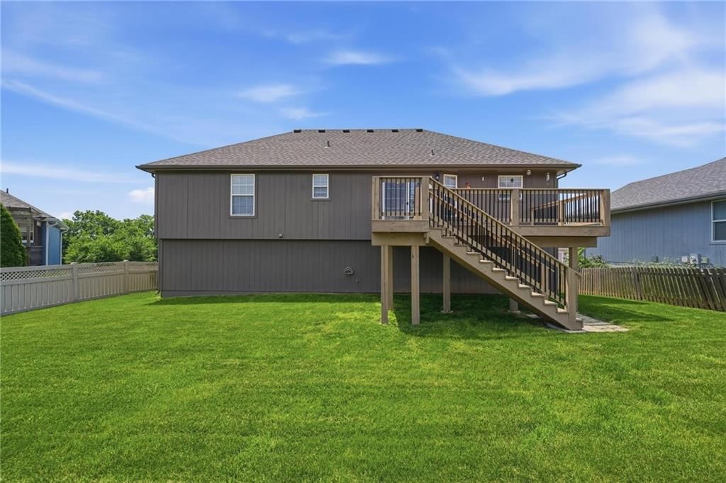 612 NW Whitney Drive — photo 41