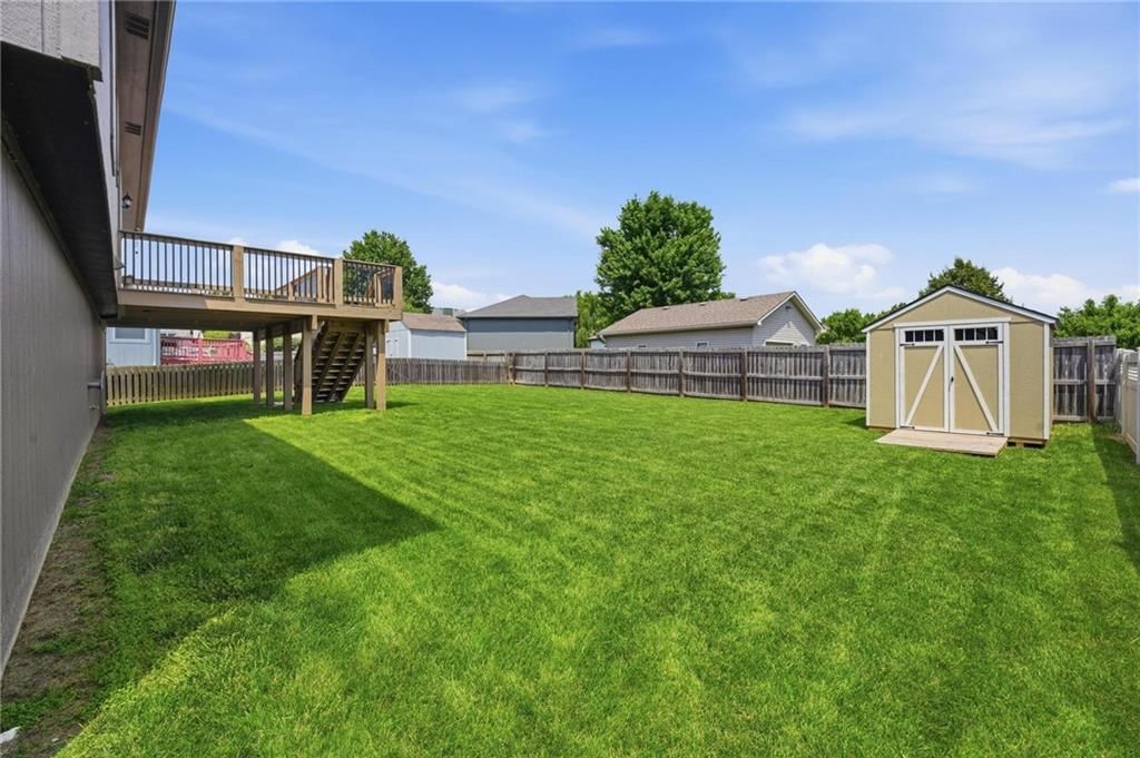 612 NW Whitney Drive — photo 44