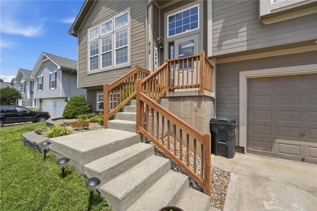 612 NW Whitney Drive — photo 47