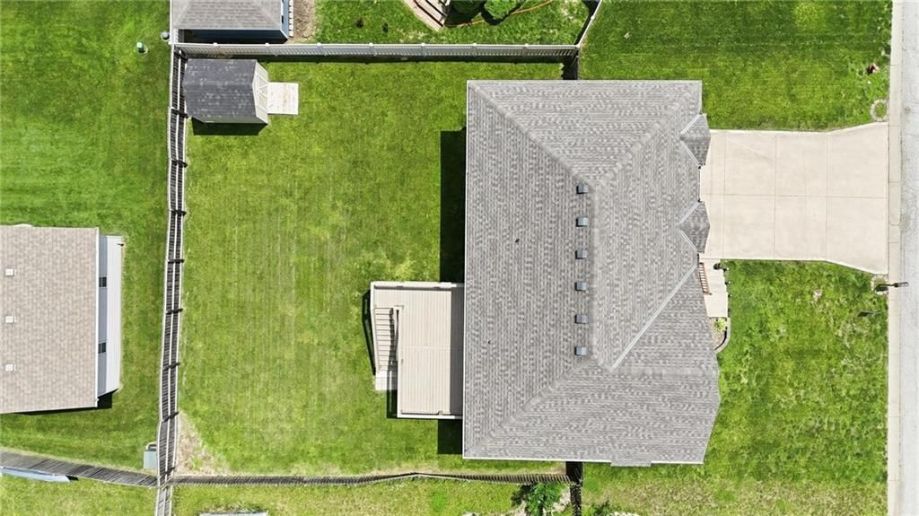 612 NW Whitney Drive — photo 58