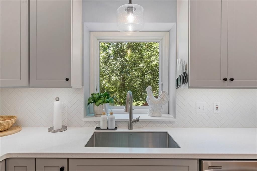 14913 W 124th Terrace — photo 9