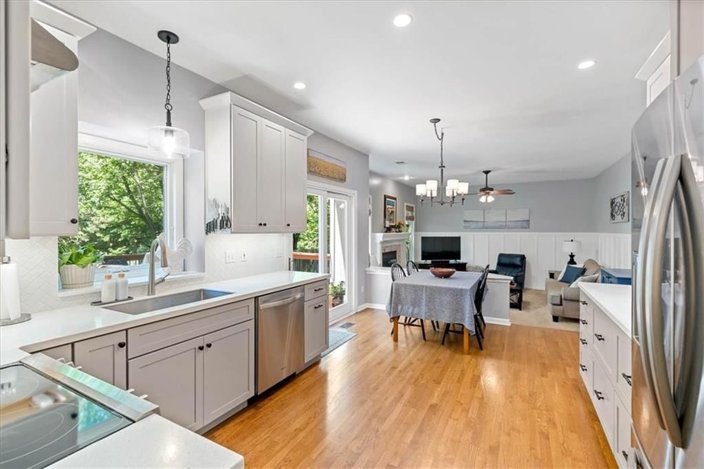 14913 W 124th Terrace — photo 11