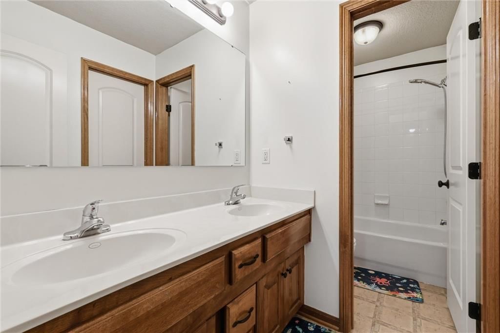1425 SW 44th Street — photo 25