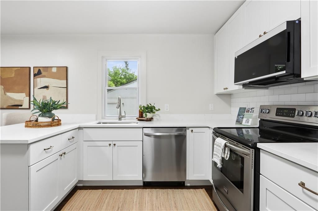 8660 Robinson Street — photo 4