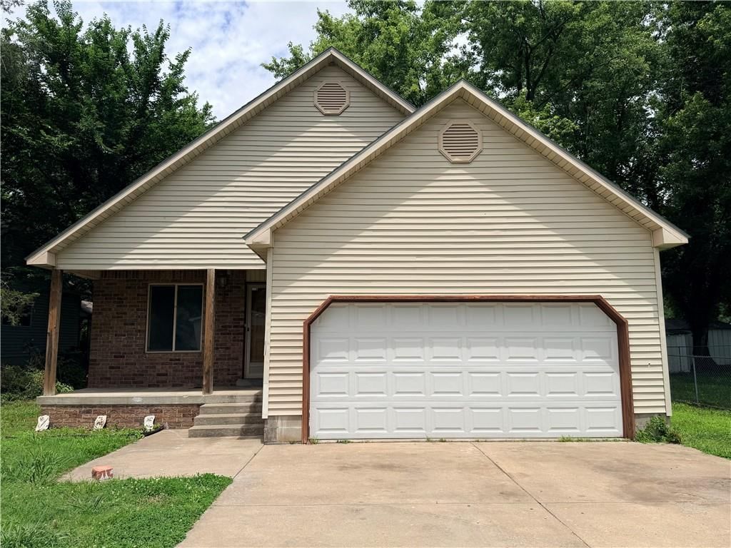 98 W Leighton Street, Frontenac, KS