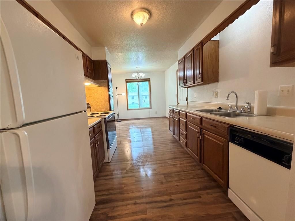 98 W Leighton Street — photo 9