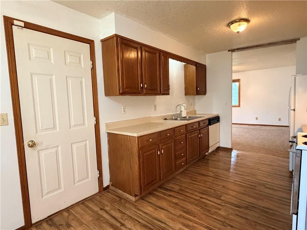 98 W Leighton Street — photo 11