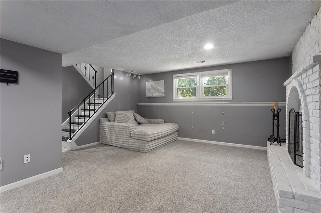 8031 N Garfield Street — photo 17