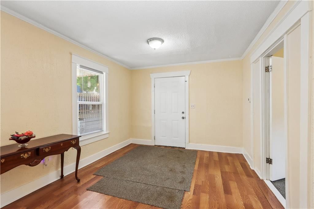 424 N Brighton Avenue — photo 3