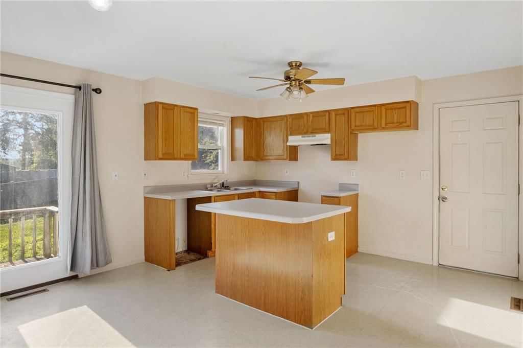710 N Brown Street — photo 5