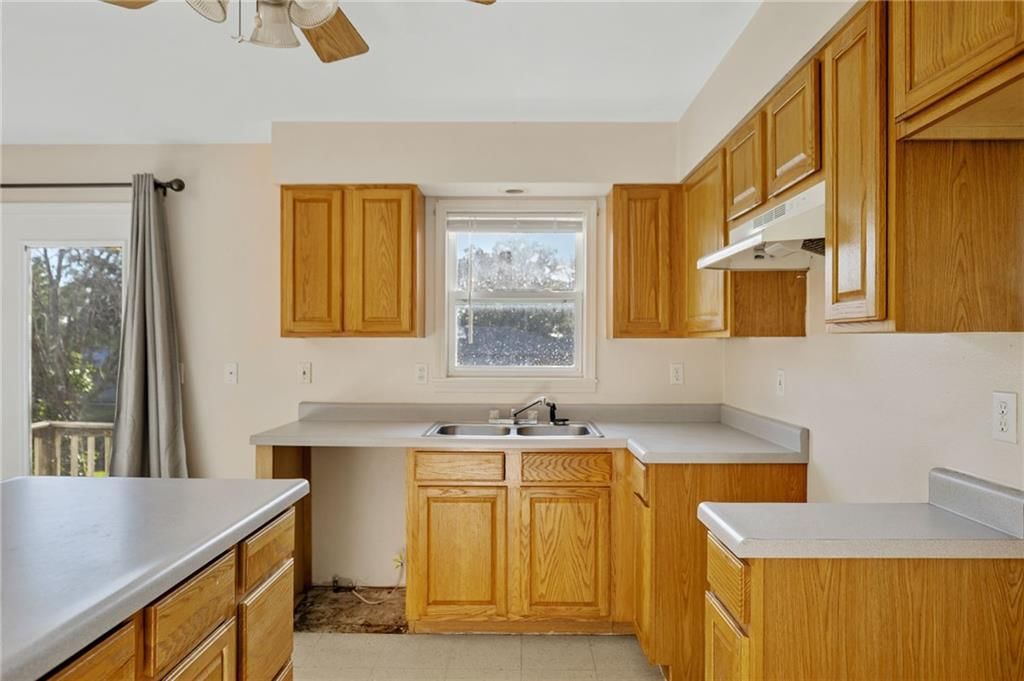 710 N Brown Street — photo 7
