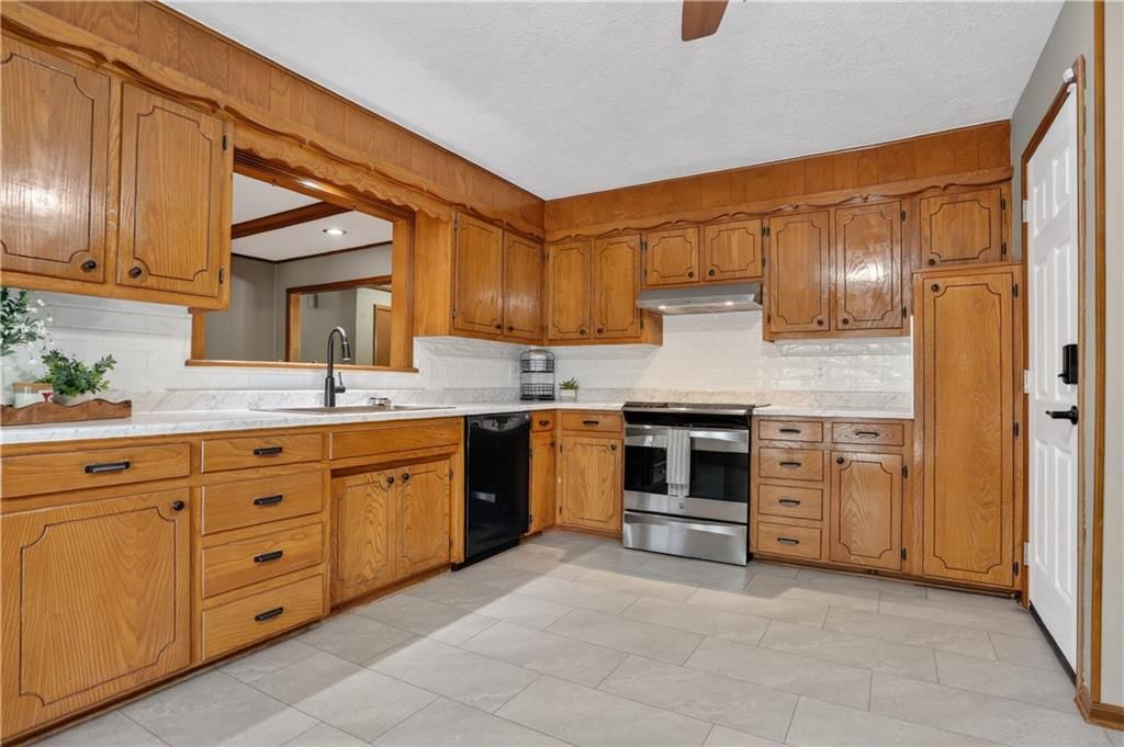 6107 Harvard Avenue — photo 7