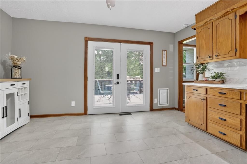 6107 Harvard Avenue — photo 9