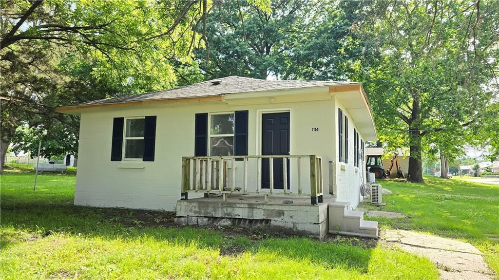 1114 Comstock Street — photo 15