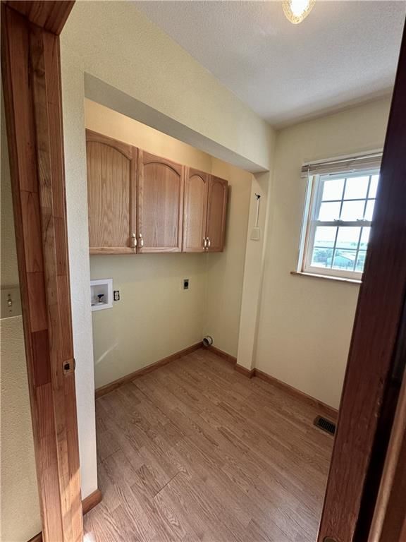 674 V Highway — photo 14