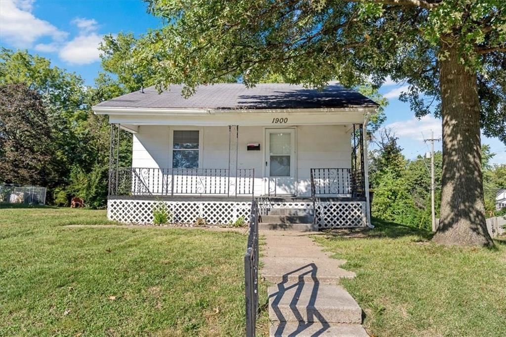 1900 Ewing Avenue, Kansas City, MO