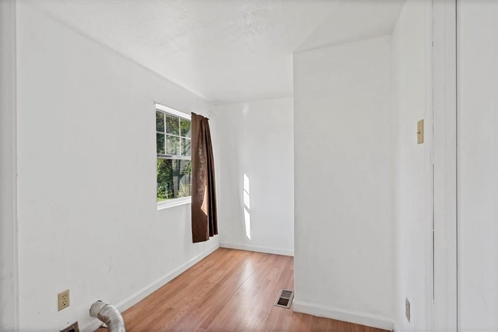 1900 Ewing Avenue — photo 14