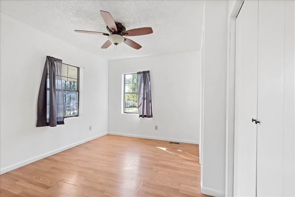 1900 Ewing Avenue — photo 16