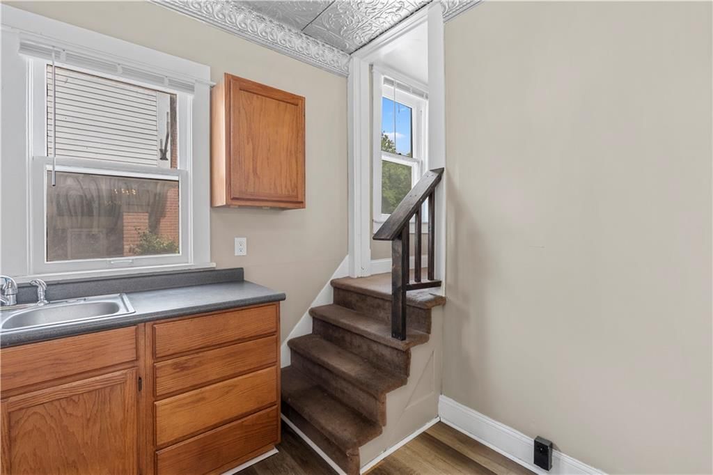 506 W Walnut Street — photo 20