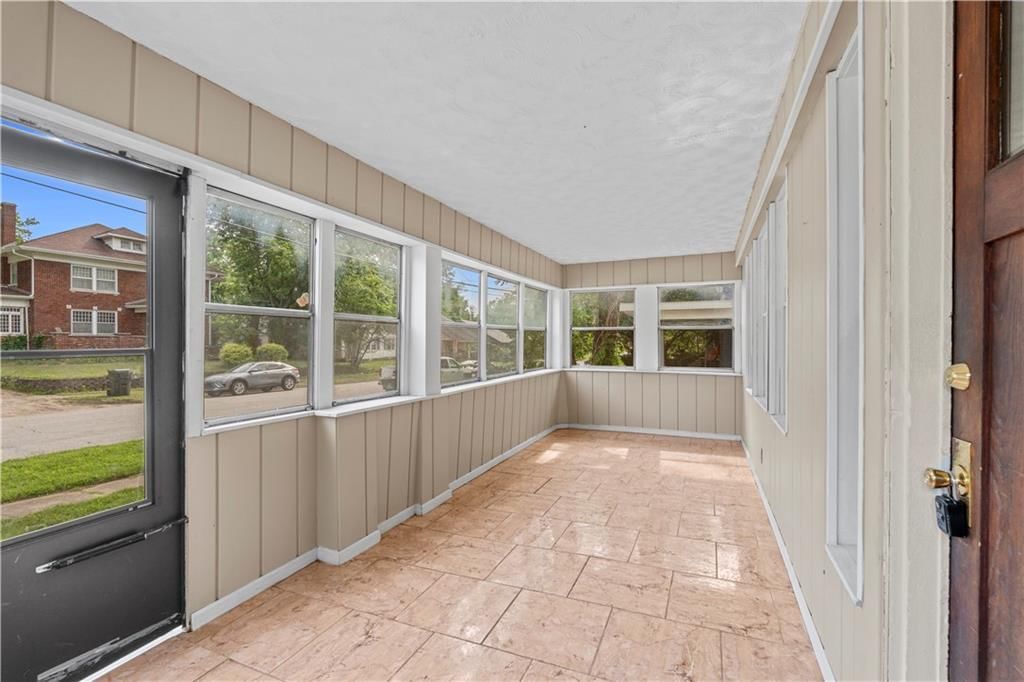 506 W Walnut Street — photo 37