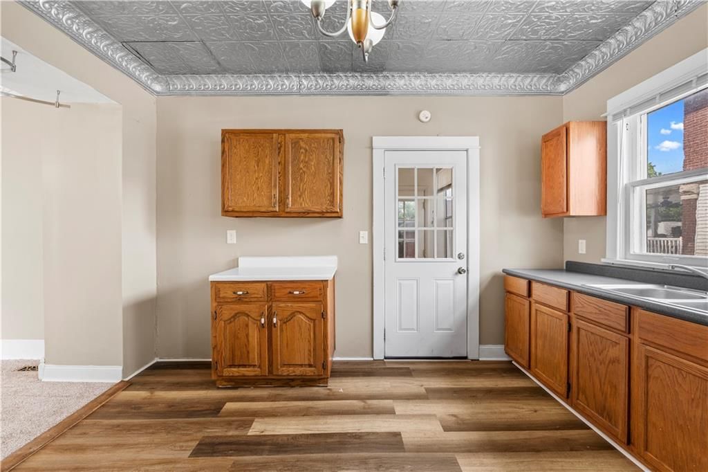 506 W Walnut Street — photo 39