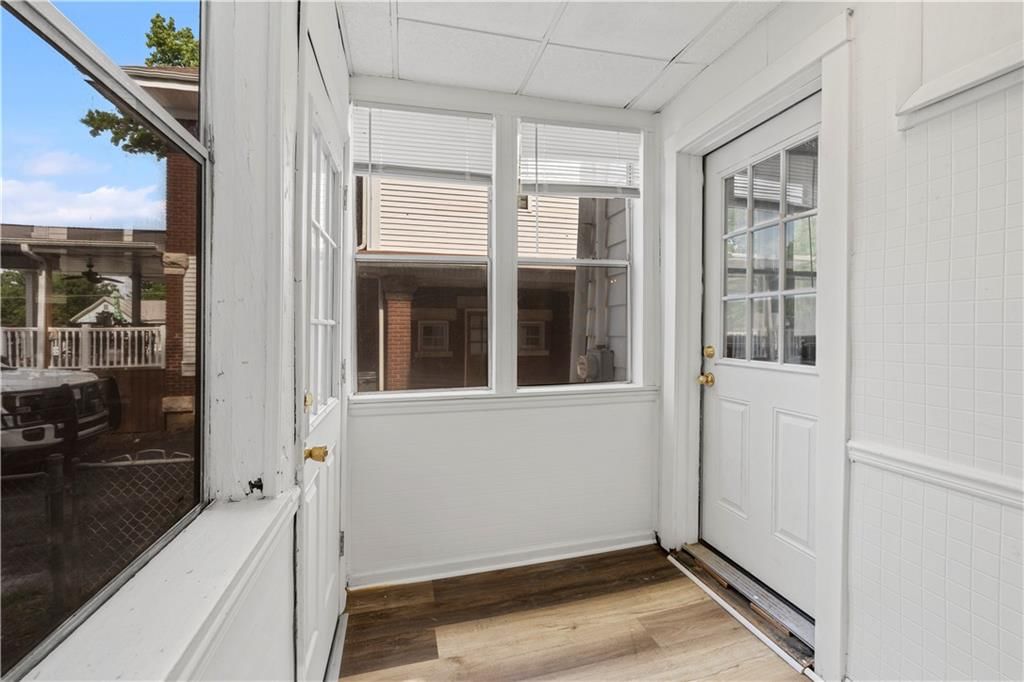 506 W Walnut Street — photo 40