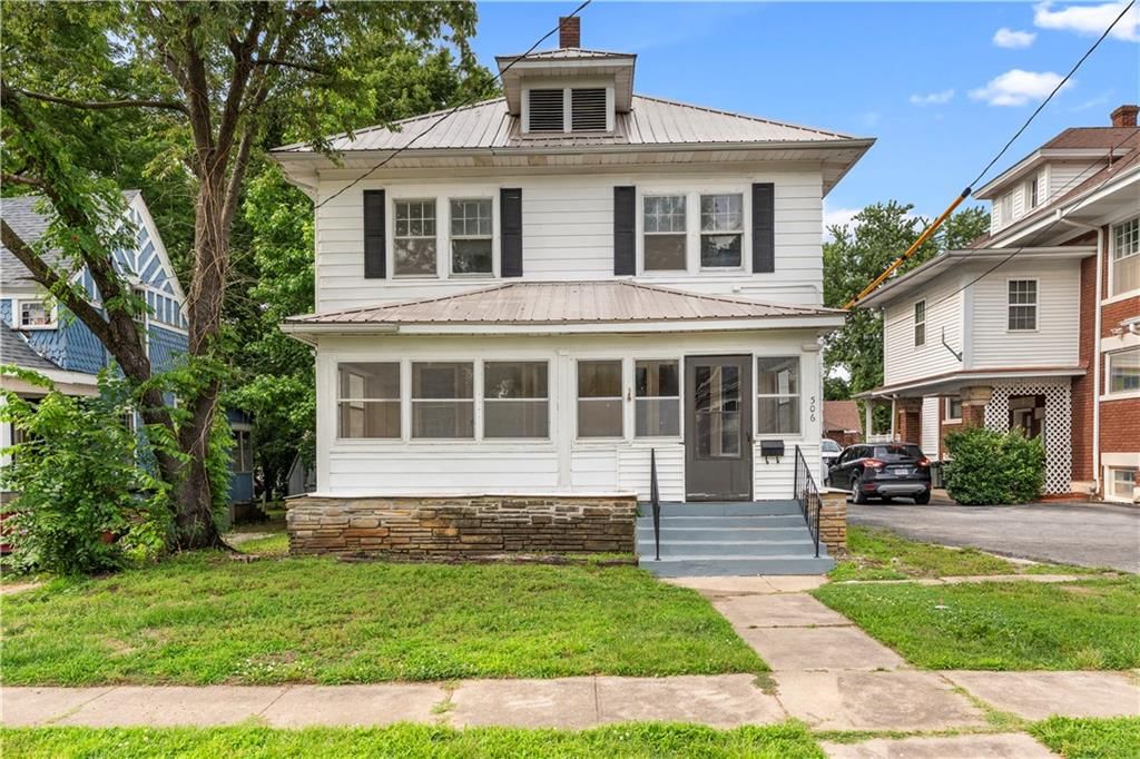 506 W Walnut Street — photo 43
