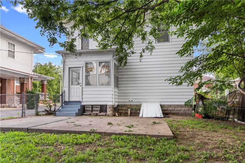 506 W Walnut Street — photo 44