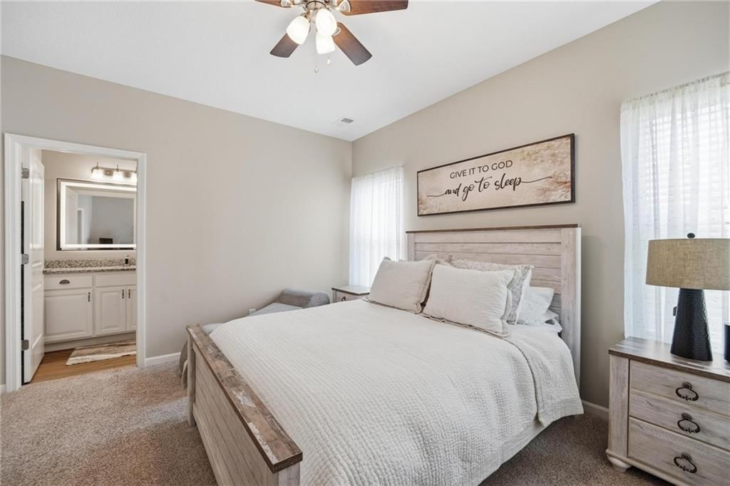 409 NE Ash Street — photo 16