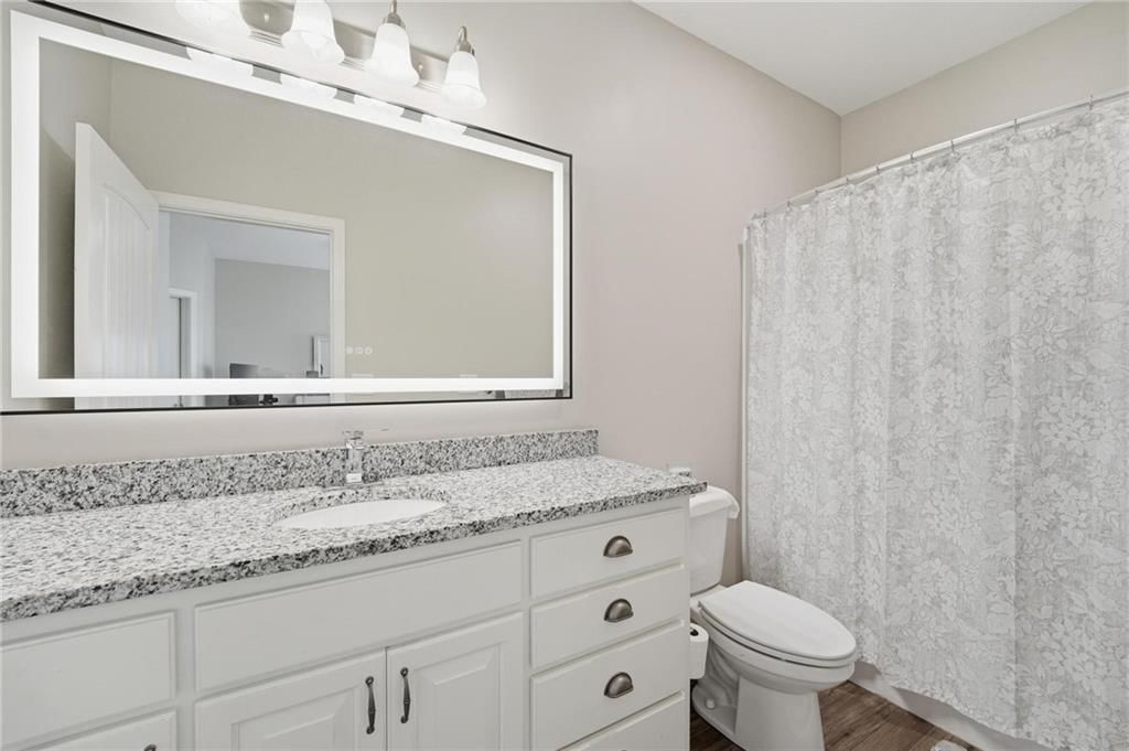 409 NE Ash Street — photo 17