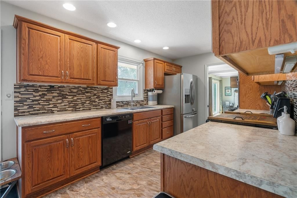 10719 Cypress Avenue — photo 14