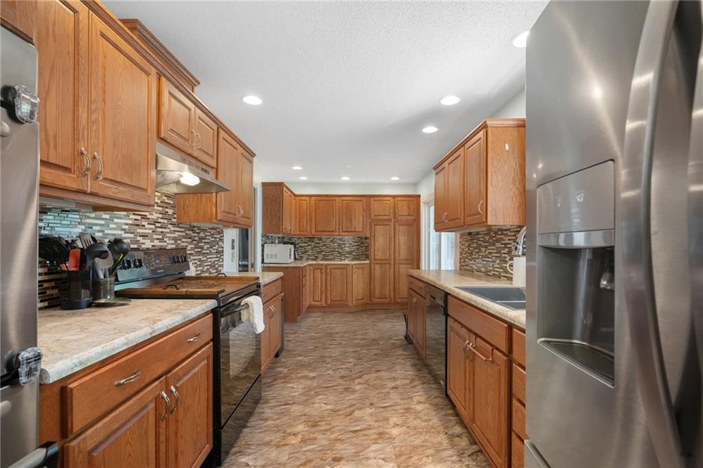 10719 Cypress Avenue — photo 15