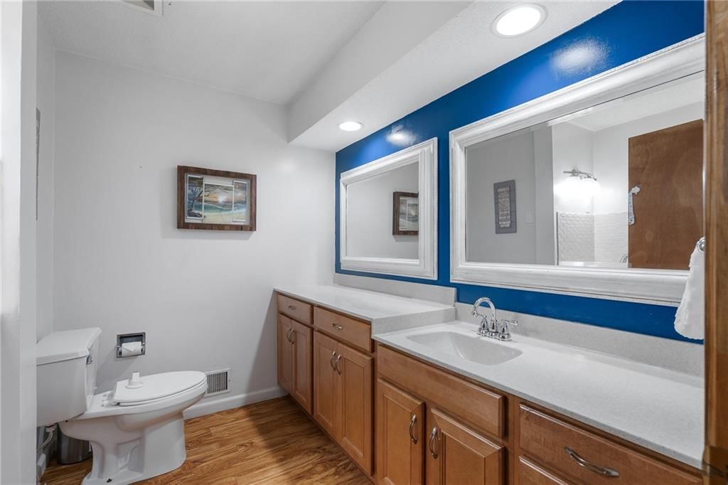 10719 Cypress Avenue — photo 19