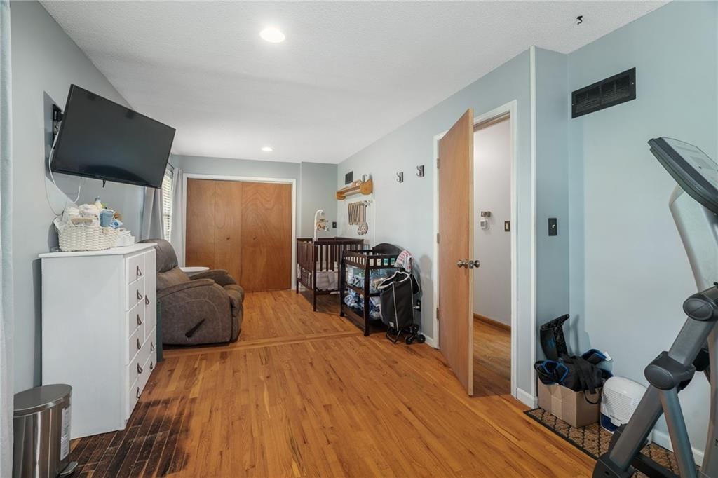 10719 Cypress Avenue — photo 26