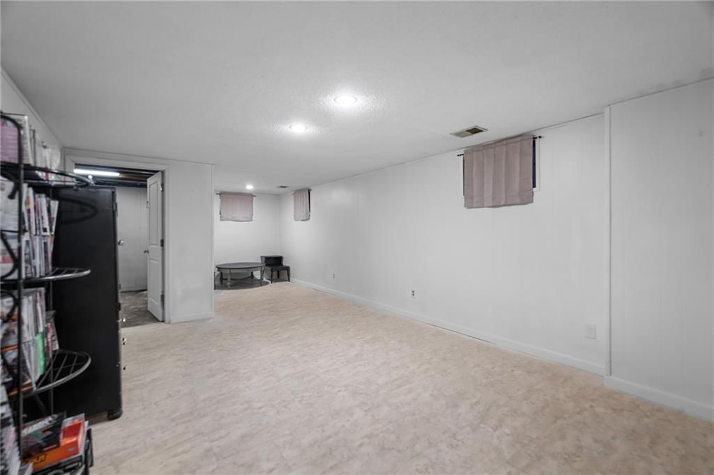 10719 Cypress Avenue — photo 30