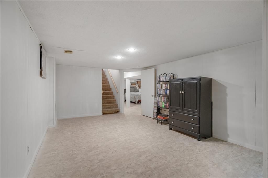 10719 Cypress Avenue — photo 31