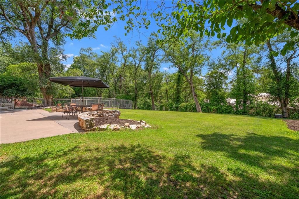 10719 Cypress Avenue — photo 41