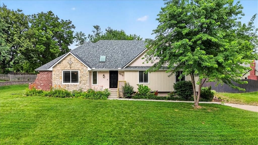 904 SW 44TH Street, Blue Springs, MO