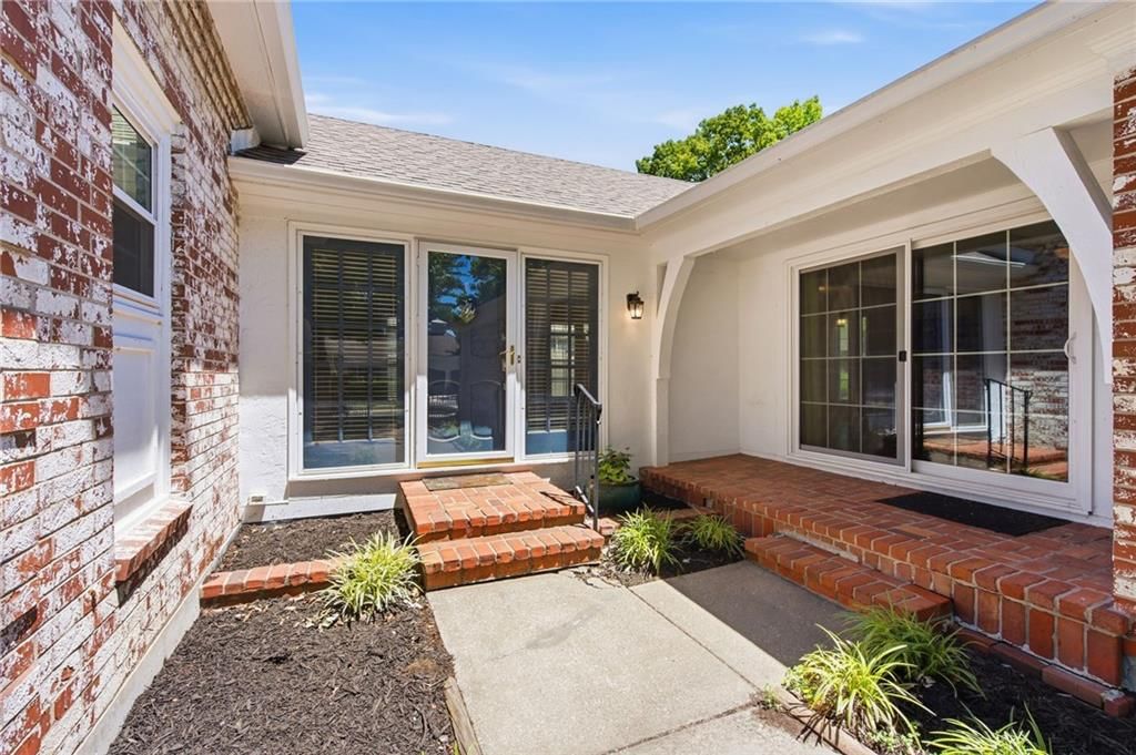10240 Conser Street — photo 6