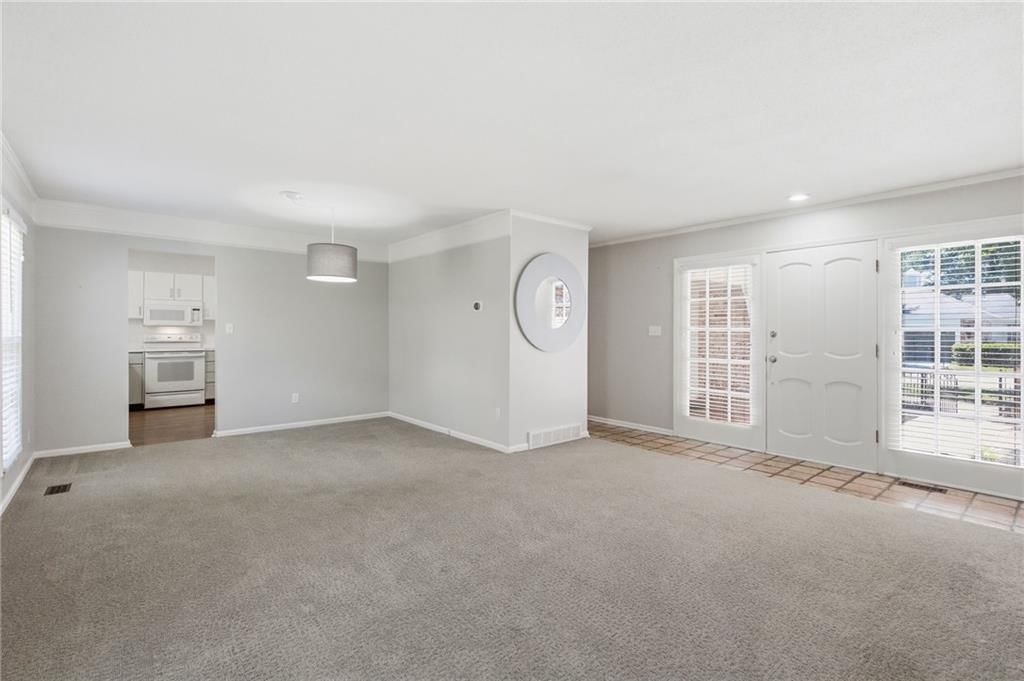 10240 Conser Street — photo 9