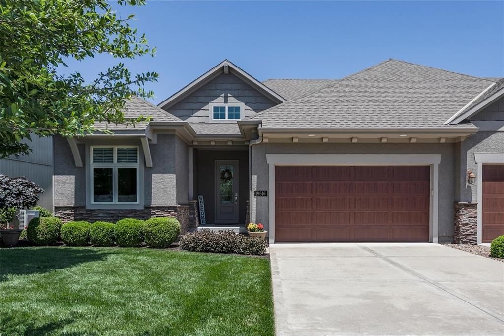 19616 W 100th Terrace, Lenexa, KS