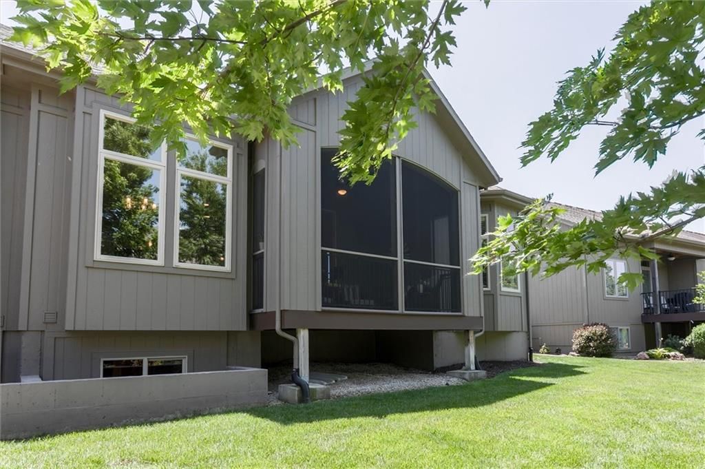 19616 W 100th Terrace — photo 31