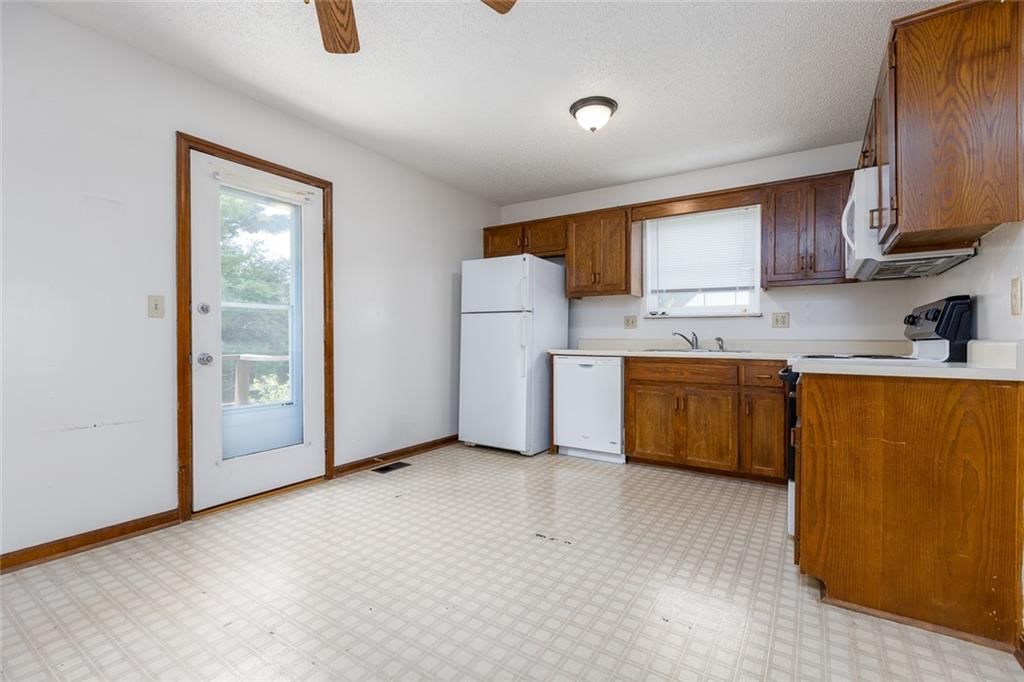 7505-7507 NW 82nd Street — photo 35