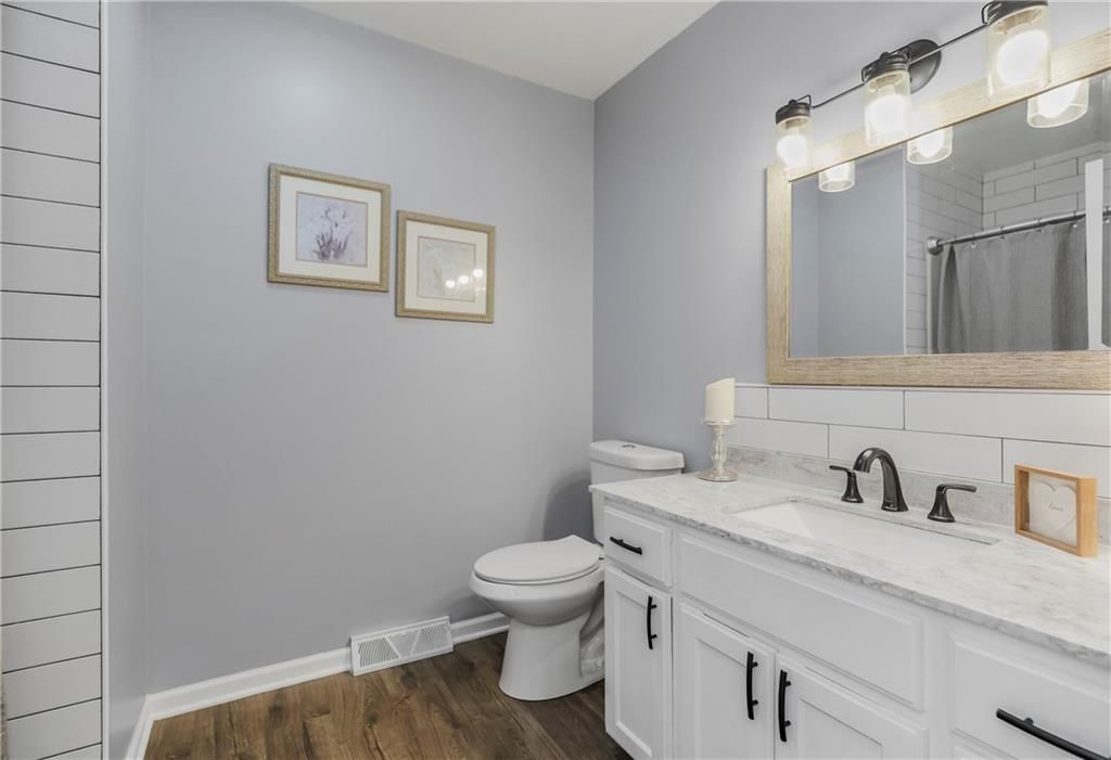 105 Continental Drive — photo 12