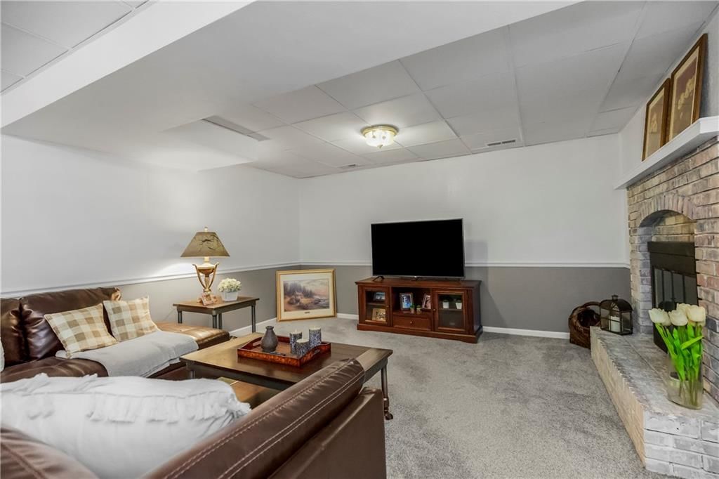 105 Continental Drive — photo 19