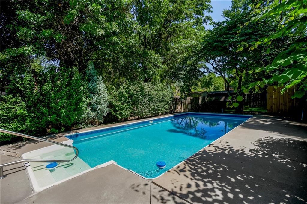 105 Continental Drive — photo 25