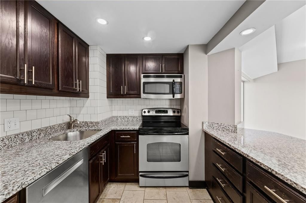 3838 Rainbow Boulevard — photo 32
