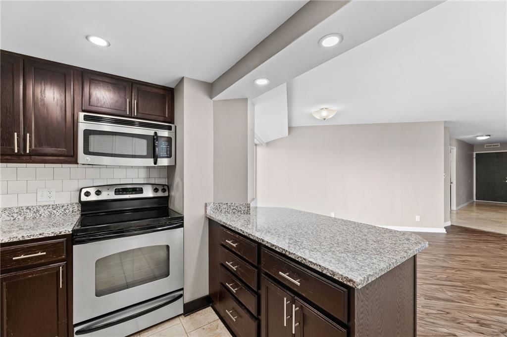 3838 Rainbow Boulevard — photo 33